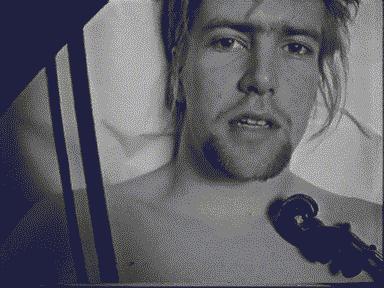 Fotografie z videoklipu ZÁCHODEM PROCHÁZÍ ZPĚV